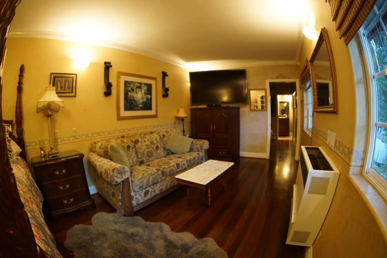 Fleur De Lac Europeran Inn Lake Arrowhead Eksteriør bilde