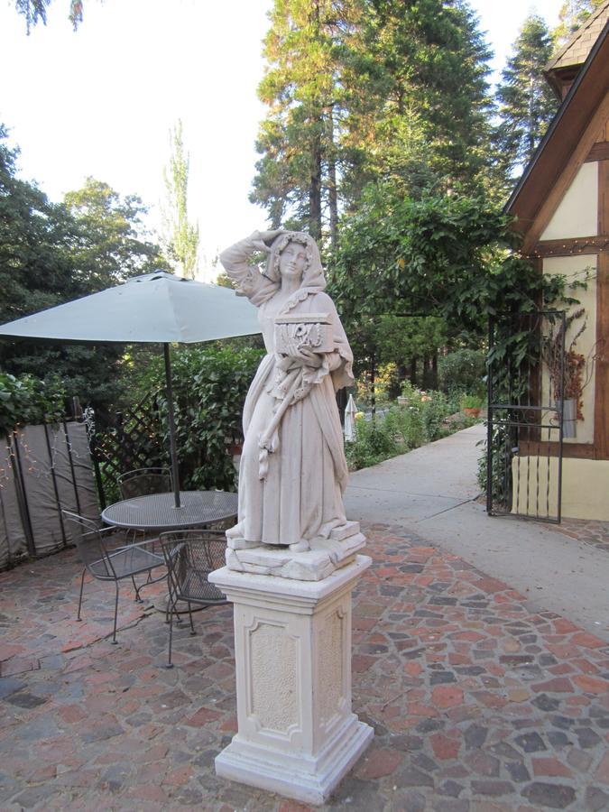 Fleur De Lac Europeran Inn Lake Arrowhead Eksteriør bilde